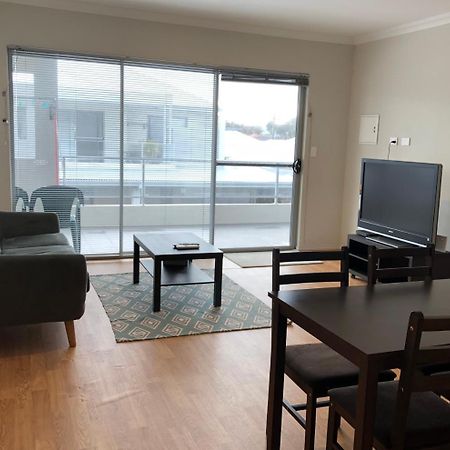 Apartment In Queens Park เพิร์ท ภายนอก รูปภาพ